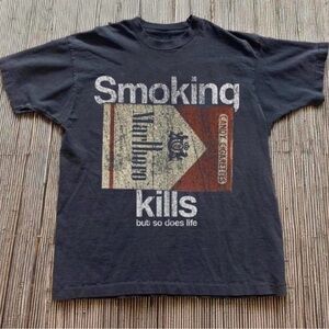 Vintage-Style 'Smoking Kills' Graphic Tee - Black